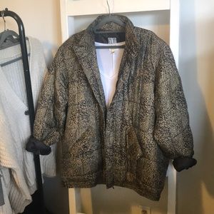 100% Silk Leopard print puffer jacket ❤️